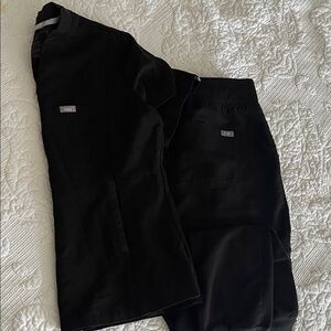 Figs Women's Black Cargo Set